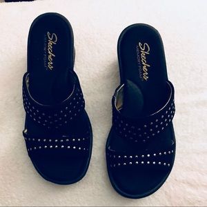 Scretchers slip on sandles